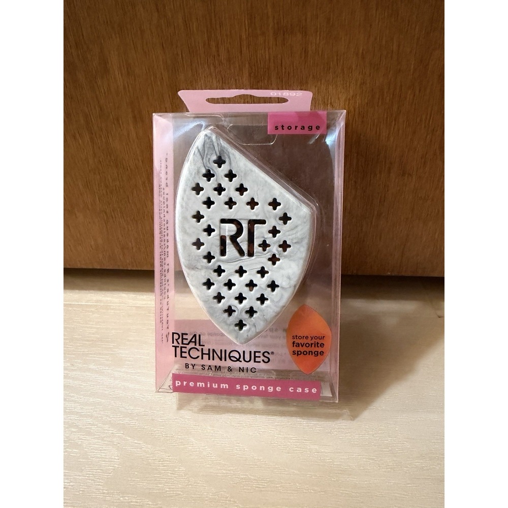 Real Techniques Premium Travel Sponge Case New In Package Makeup Beauty Blender